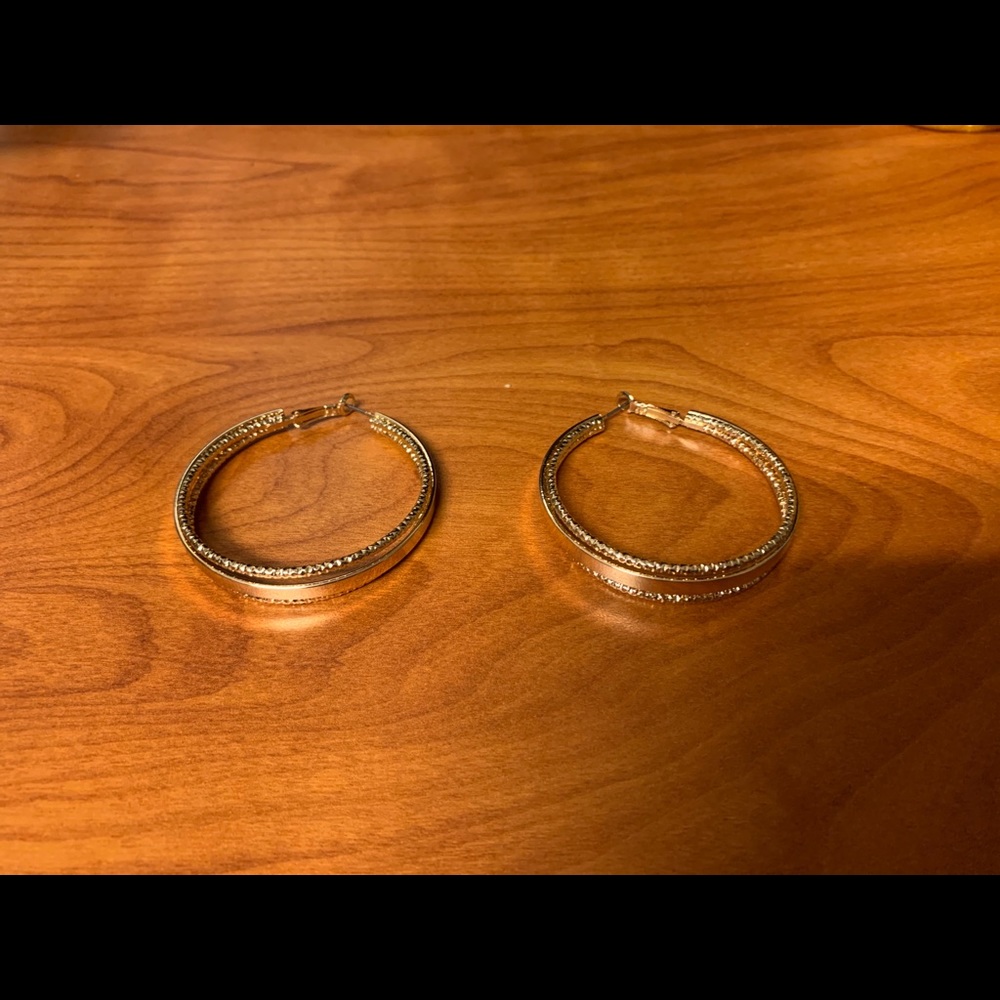 Gold Earrings - Picture 1 of 3